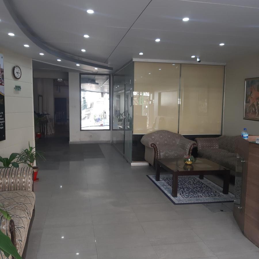 Premier Inn Davis Road Lahore Exterior photo